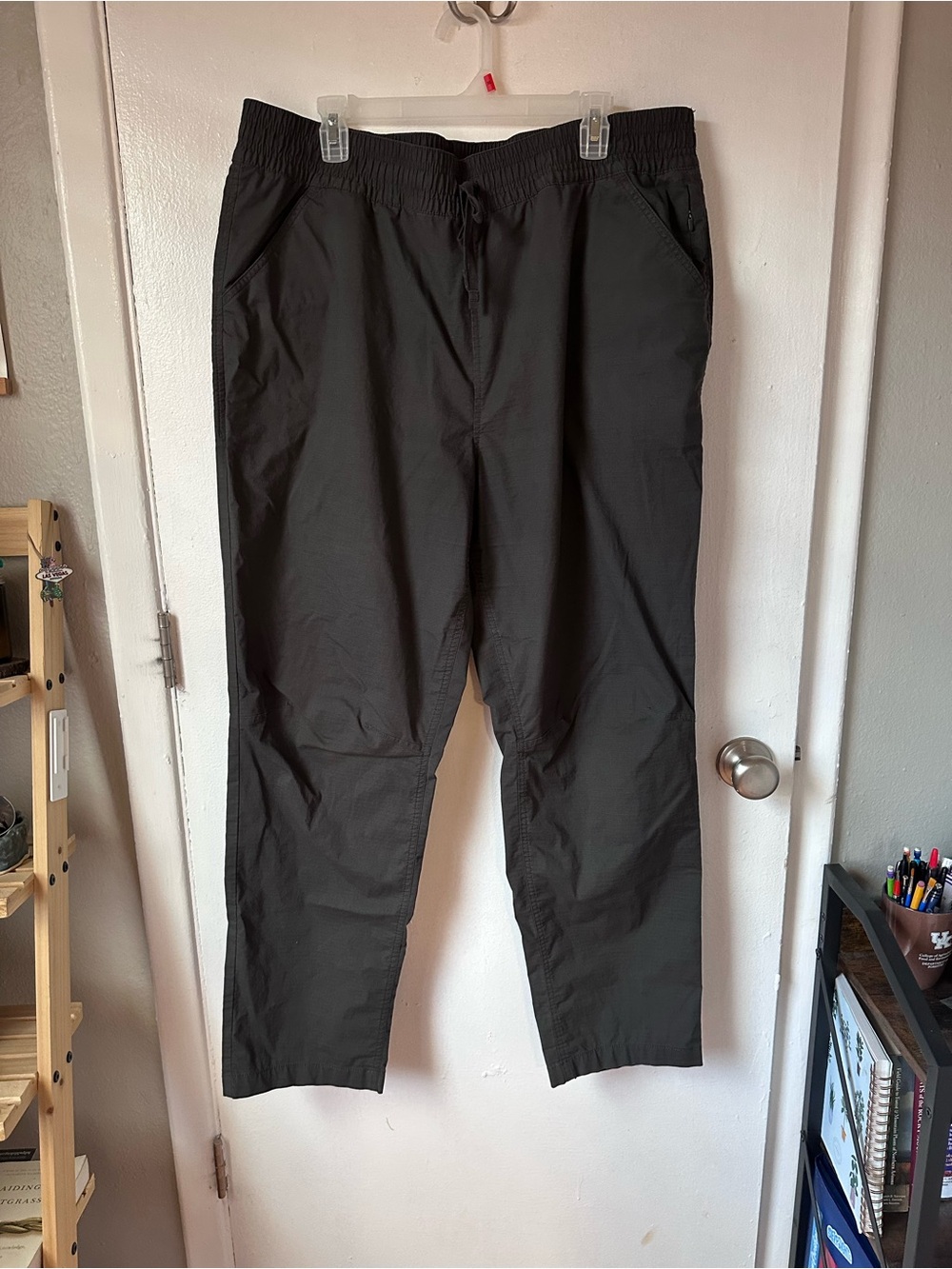 Women’s Ripstop Prana Drawstring Pants - charcoal gray
